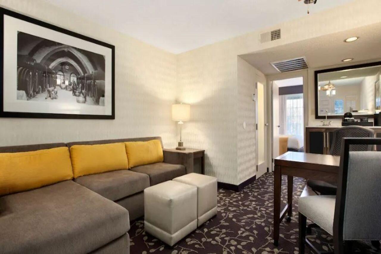 Embassy Suites By Hilton Napa Valley Exteriör bild